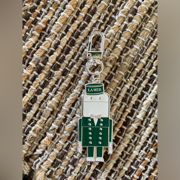 La Mer bundle makeup bag and keychain/ bag charm - Picture 4 of 9